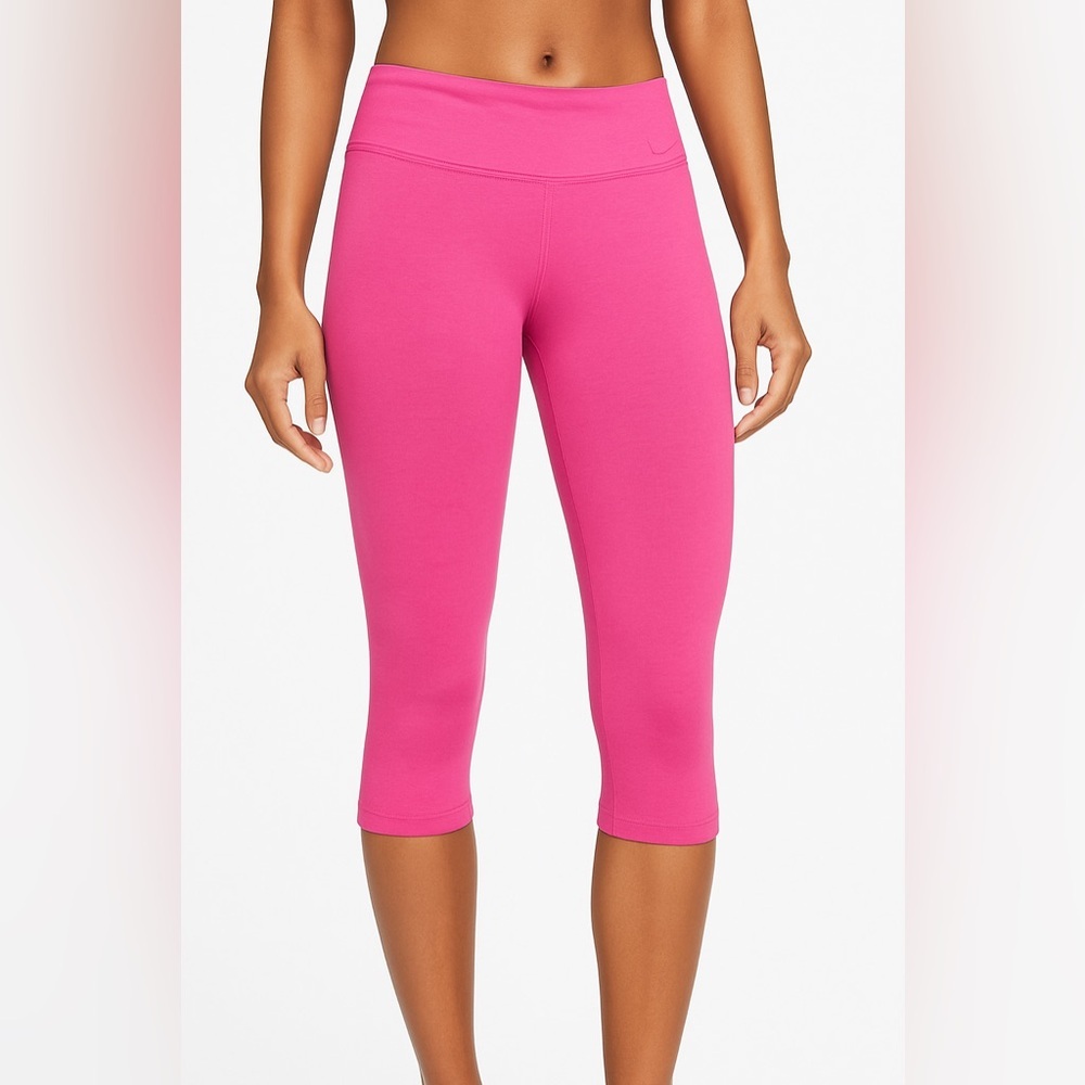 Nike Hot Pink High Rise Dri-Fit Cropped Capri Pants - Women’s Small